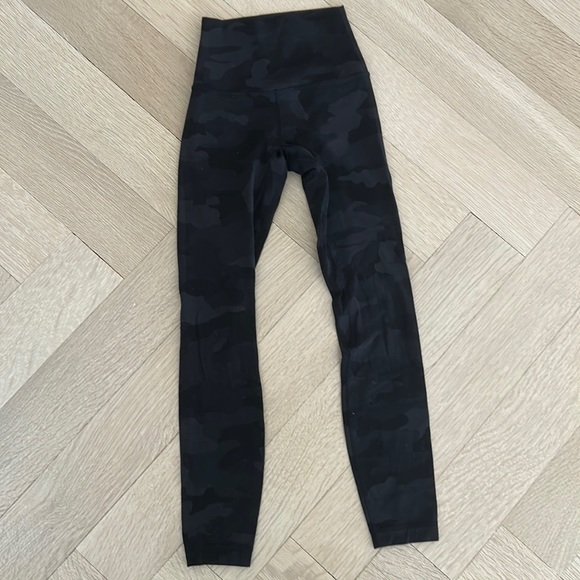 Lululemon leggings camo - Picture 2 of 2